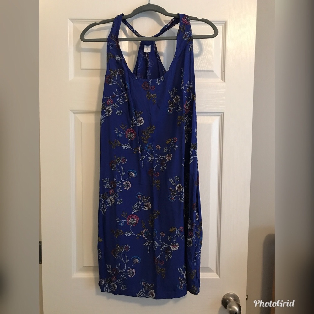 *MAKE AN OFFER* NWT Blue Floral Dress